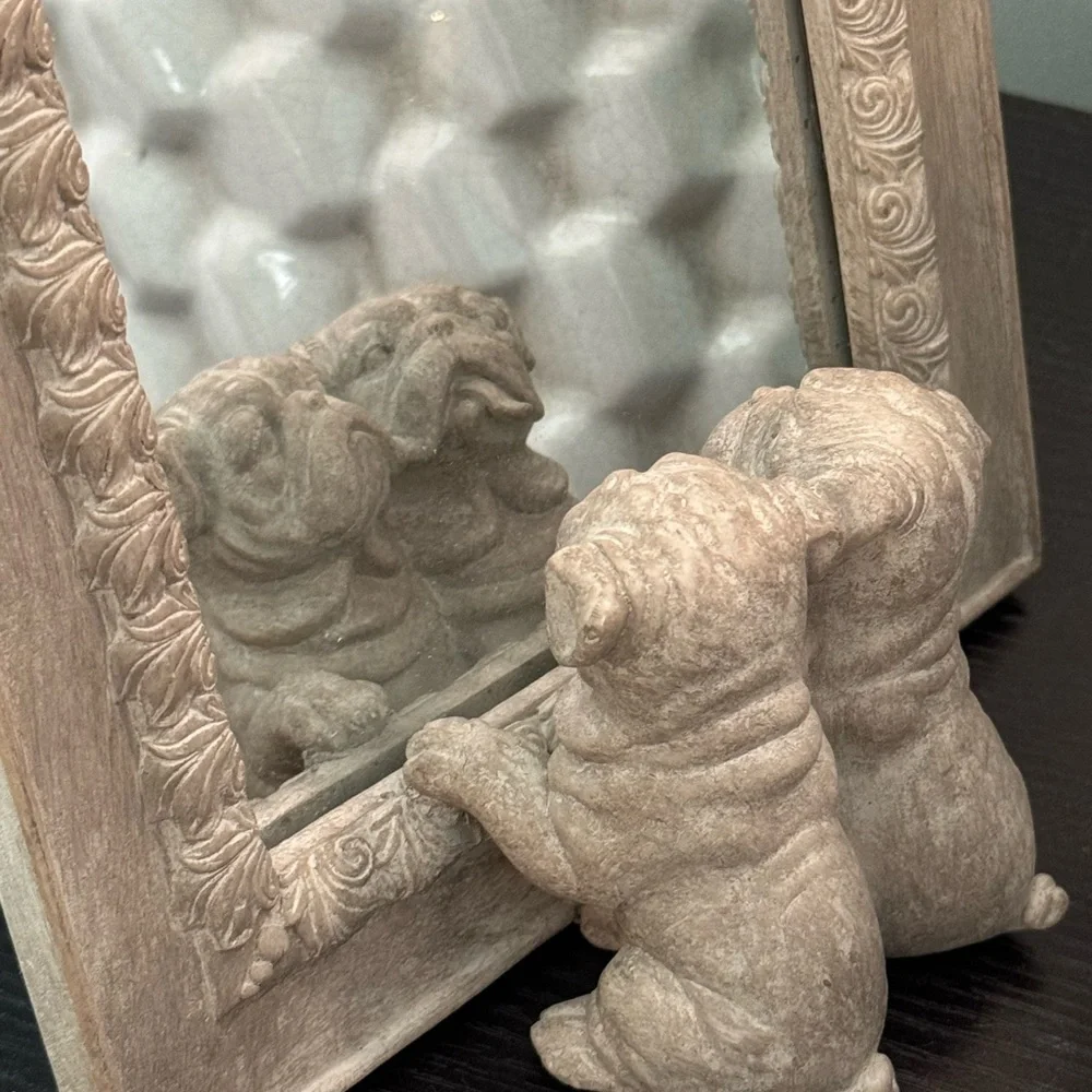 Decorative Gray Dog-Themed Mirror